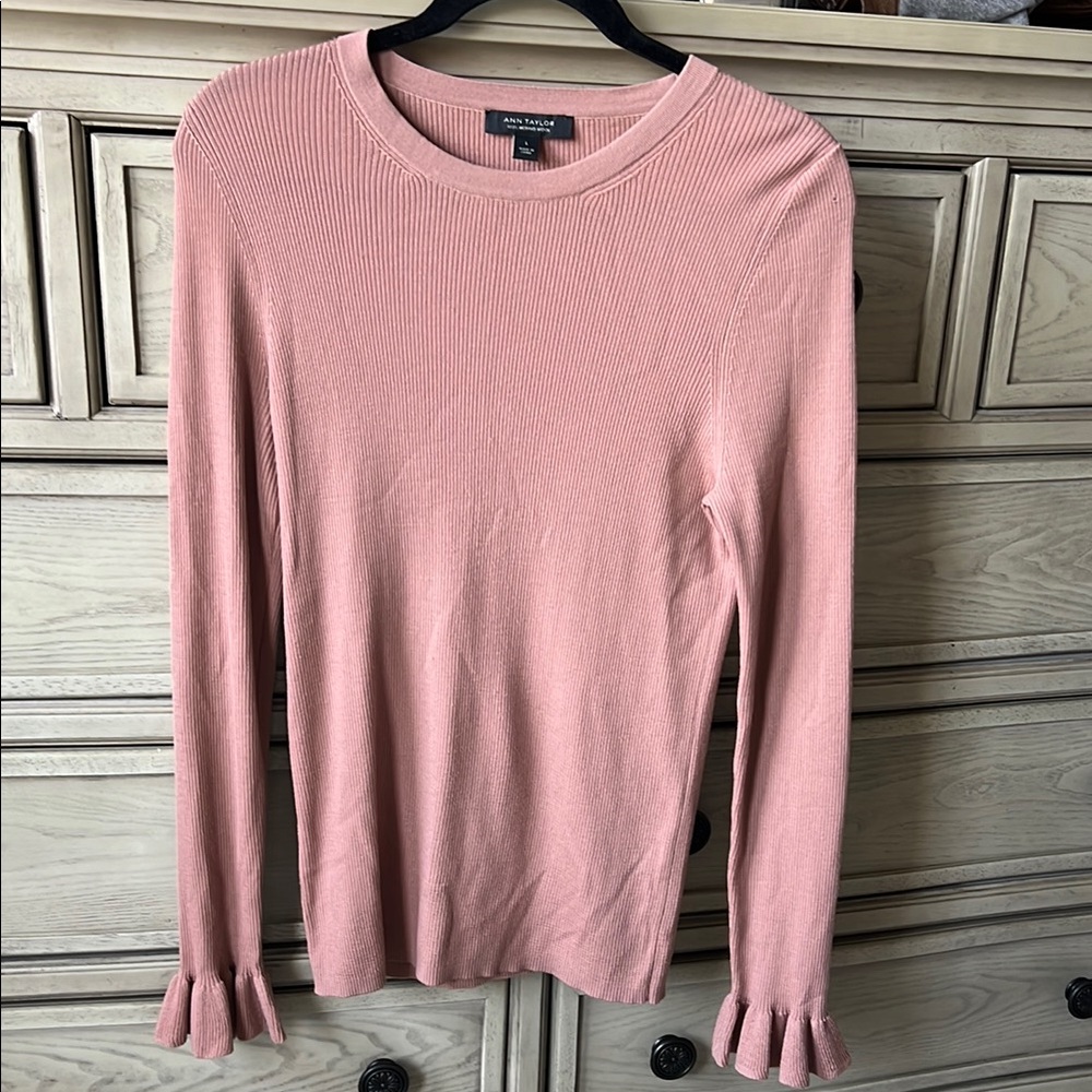 Ann Taylor 💯 Merino Wool Ruffled Long Sleeve Blouse
